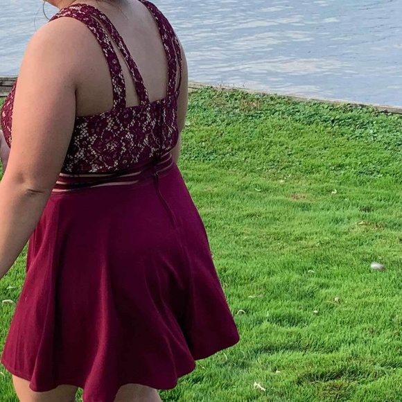 Maroon Dress - Picture 3 of 4